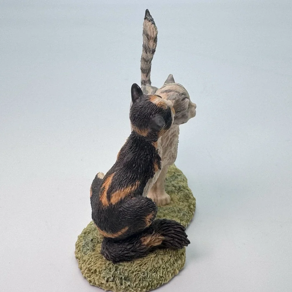 Lowell Davis Cat Kitten Figurine 